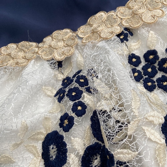 Laura Ashley little girl’s fancy dress - Picture 4 of 6